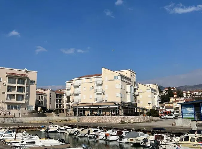 Apartman Marina Mel *